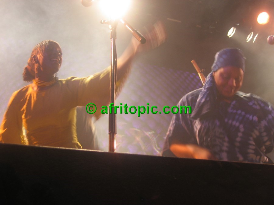 ../Images/afw2006b 200.jpg